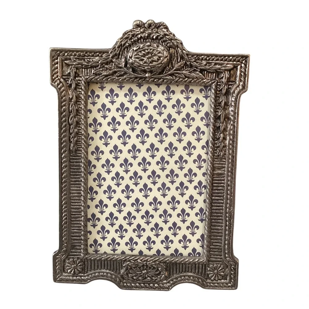 Vintage Style Ornate Silver Tone Metal Picture Frame Laurel Wreath 5x7 Inch